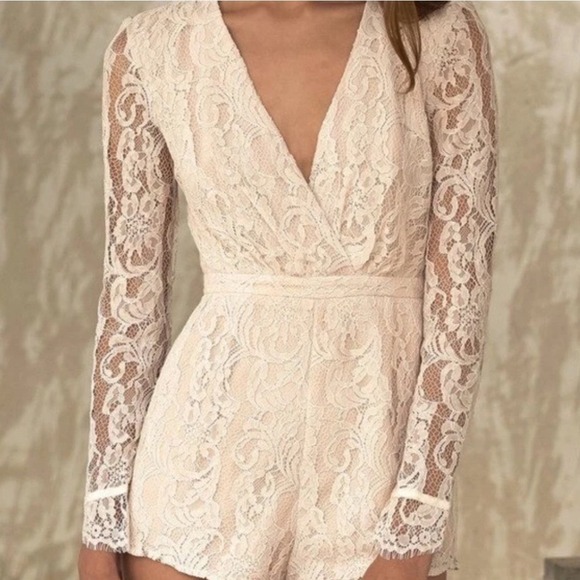 The Jetset Diaries Pants - Revolve Jetset‎ Diaries M Voyage Romper Lace Long Sleeve Open Back J12161021 NWT